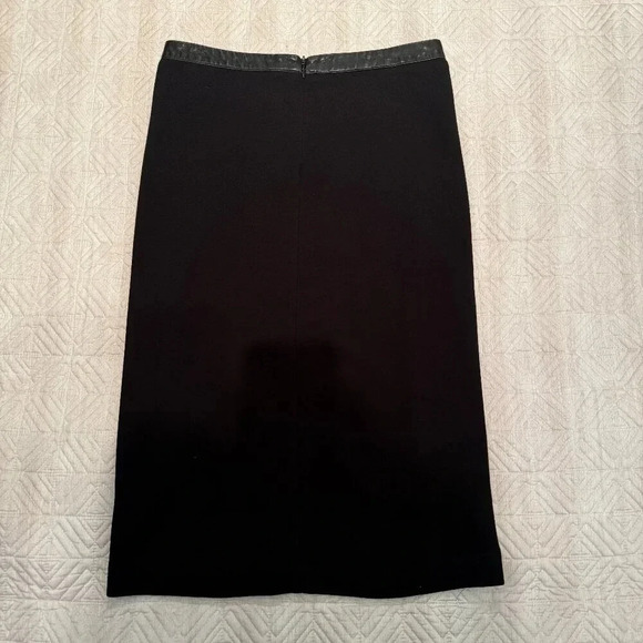 Black Pencil Skirt with Black Leather Waist Band, Judith and Charles, US 2 - Picture 4 of 6